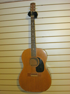 Gibson B15 front
